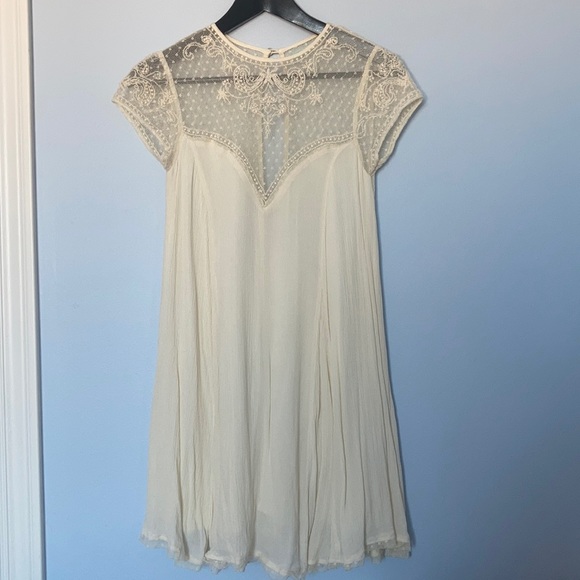 Urban Outfitters off-white mini open-back dress - Picture 4 of 16